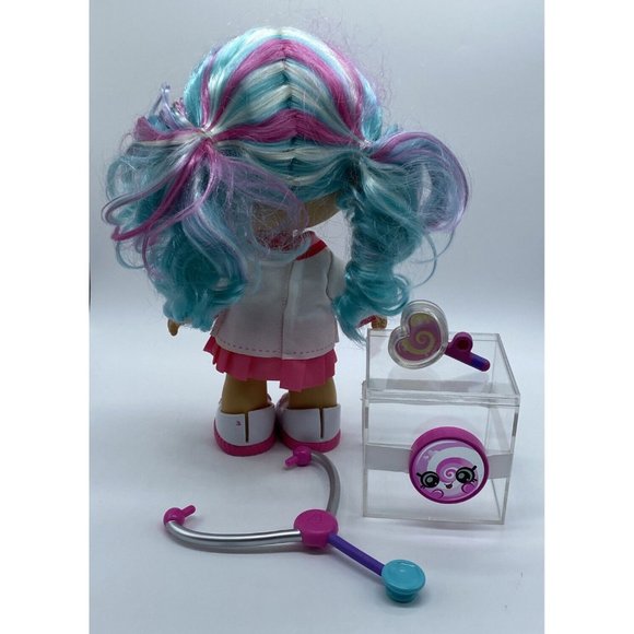 KINDI FRIENDS, KINDI KIDS, CINDY POPS, DOCTOR ACCESSORIES 10 IN DOLL - Picture 2 of 10